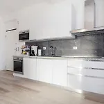 Sweet Apartment *